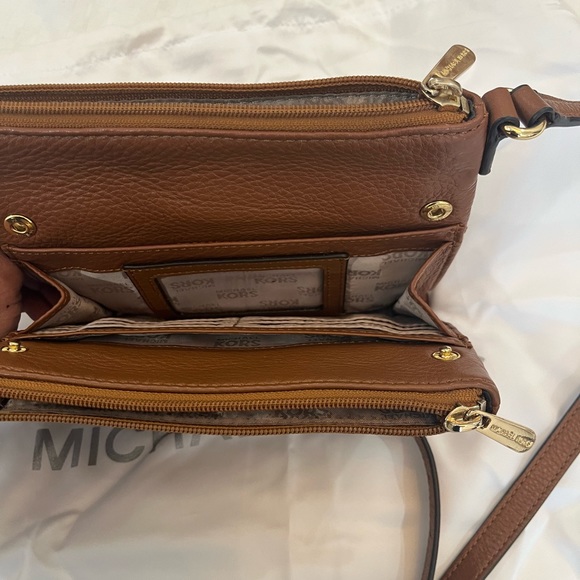 Michael Kors cross body - Picture 3 of 3